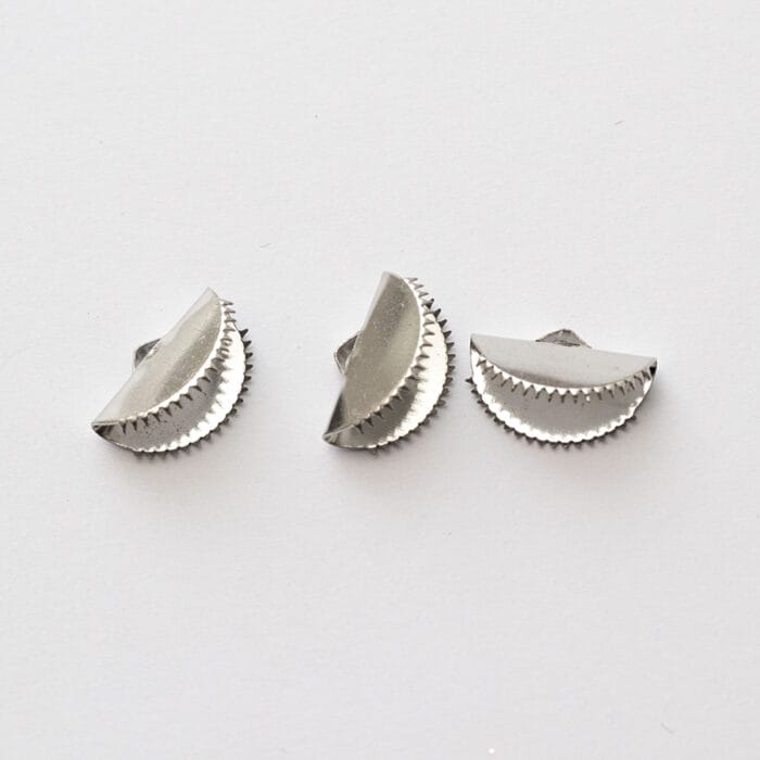Koncovka 15 mm farba platina